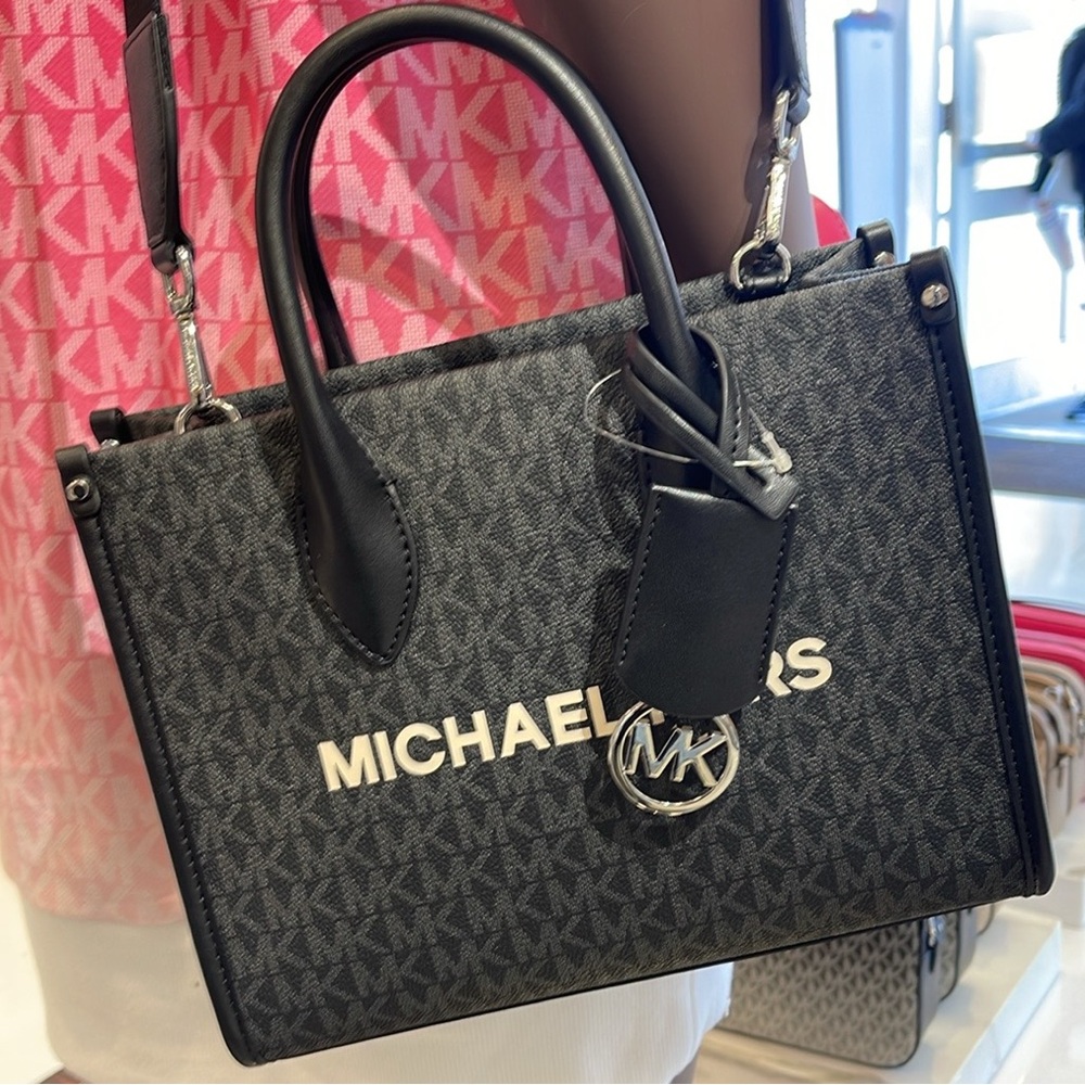Michael Kors Mirella Small Signature Logo Crossbody Bag
Black
NWT - Picture 10 of 16